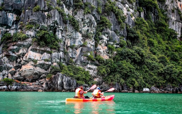 Signature Halong Cruise