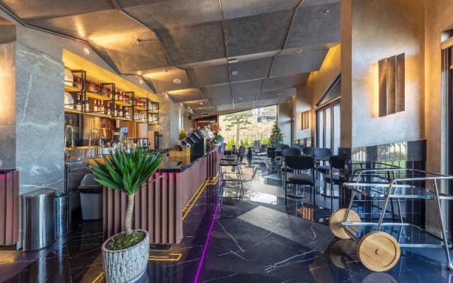 Adela Hostel & Coffee