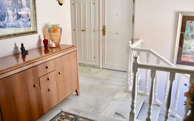 Apartment in Beautiful Villa With Communal Swimming Pool