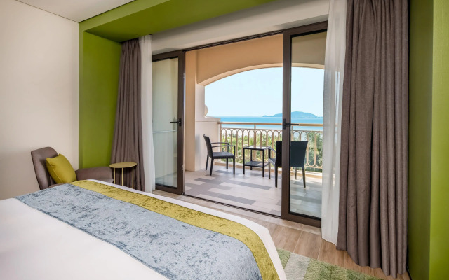 Holiday Inn Resort Sanya Bay by IHG