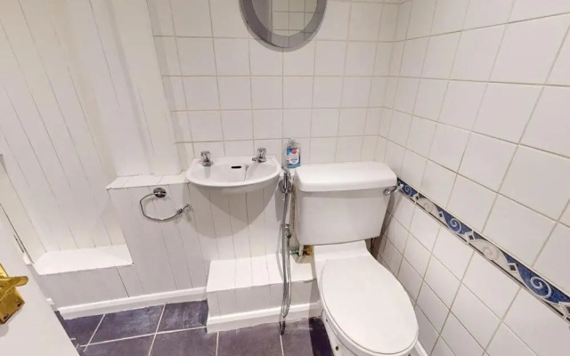 Parlaunt House - 3 Bedroom With Free Parking