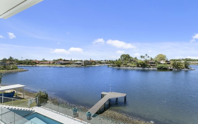 Havana Blue - Large 4 Bedroom Home