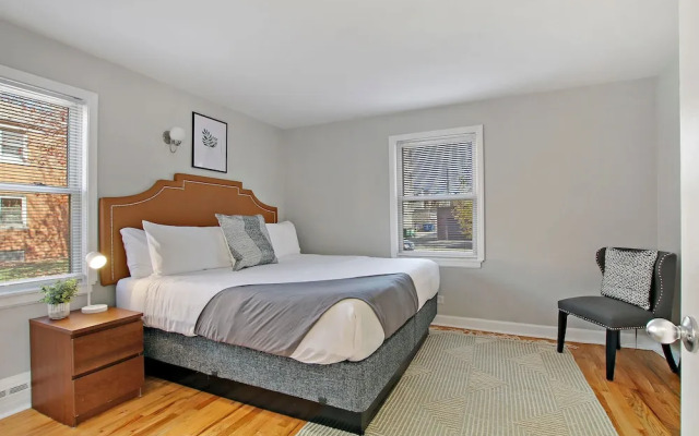 1BR Roomy Apartment in Bowmanville