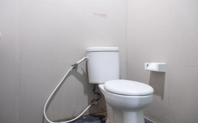 Londres Bed and Breakfast RedPartner near Gembira Loka Zoo