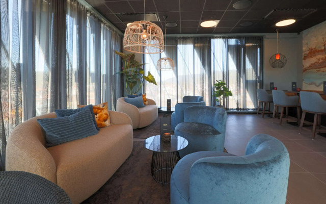 Home Hotel 1624