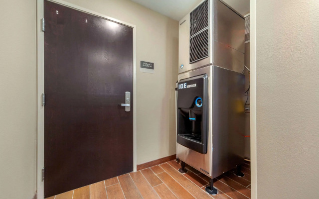 MainStay Suites Lincoln University Area