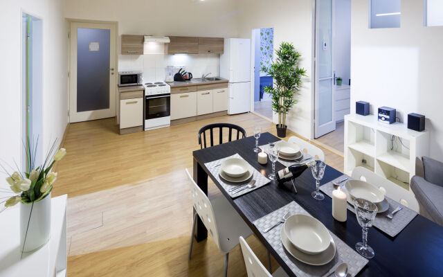 New Town - Apple Apartments