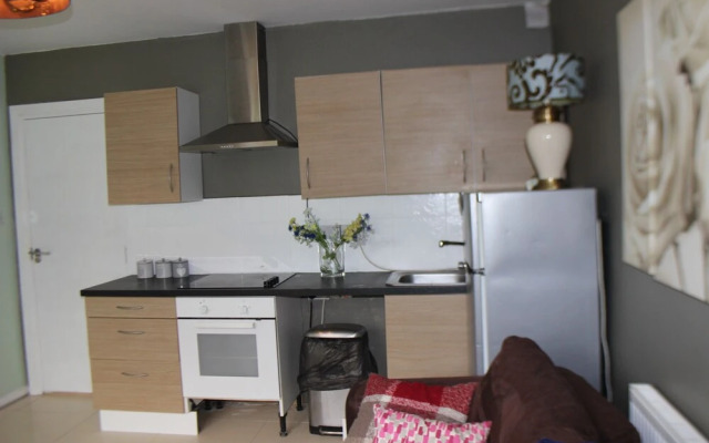ADVO Lovely 2 rooms accommodation Leeds