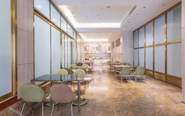 PLUS Yishang Hotel (Wanlvyuan Store of Haikou International Trade)