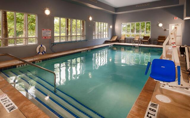 Best Western Plus Miami Airport North Hotel & Suites