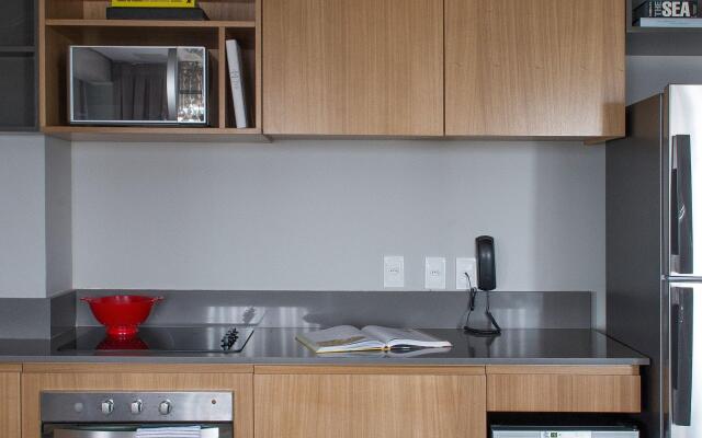 CL1806 Flat com limpeza diária no Itaim Bibi