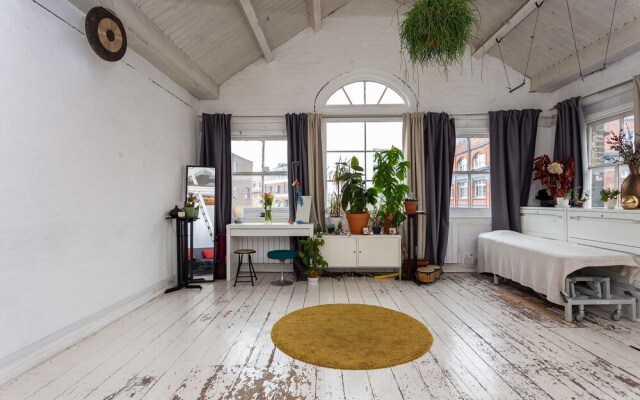 Top Floor Loft Flat in Clerkenwell