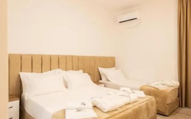 Zani's Villa