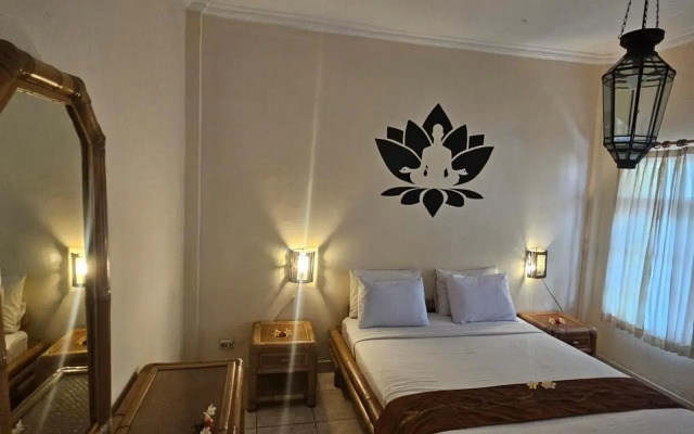 Chonos Hotel Lovina
