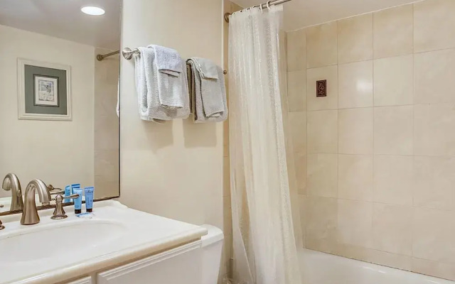 Sea Haven Luxe 2BR Oceanfront Haven