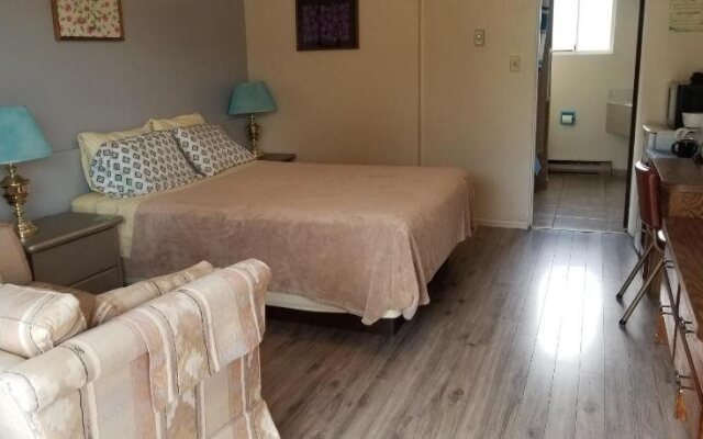 Riviera Motel
