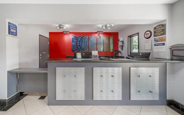 Best Western Antelope Inn & Suites