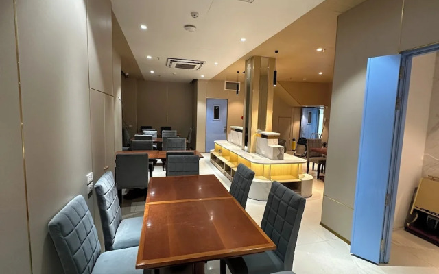 A25 Hotel - 277 Le Thanh Ton