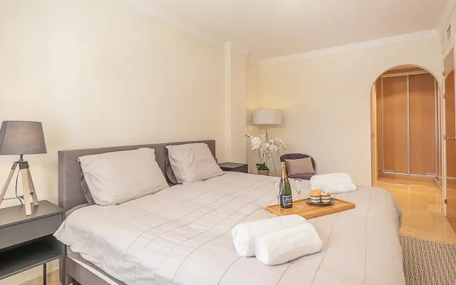 Apt Mairena Forest sea View & Pool