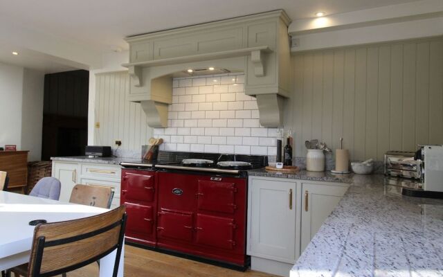 Cotswold House