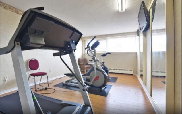 Howard Johnson express Inn & Suites Brampton