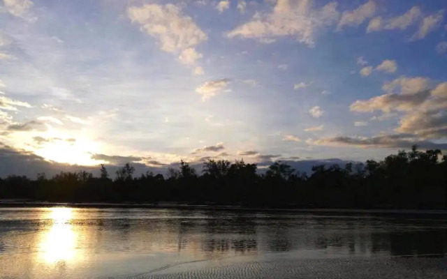Raintree Beach & Golf Resort