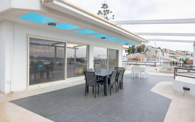 Sunlight House - Palatial Fully Equipped Apartment Near The Sea