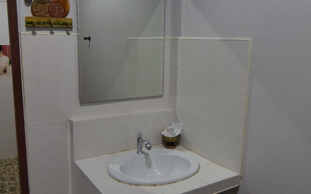 Pinthong Resort - Adults Only