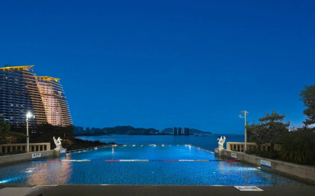 Sanya Golden Phoenix Sea View Hotel
