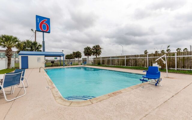Quality Inn & Suites Port Lavaca near Lighthouse Beach