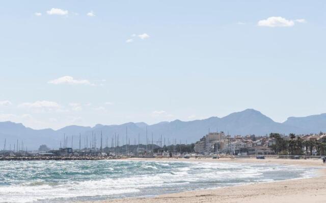CAMBRILS BEACH 1a Línea