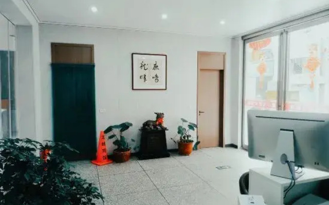 Mengzhou Longfeng Hotel
