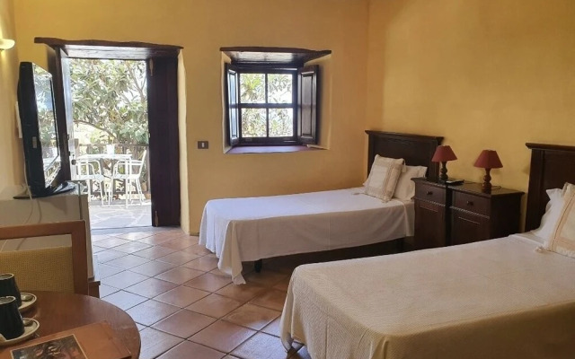 Hotel Rural La Raya 1866