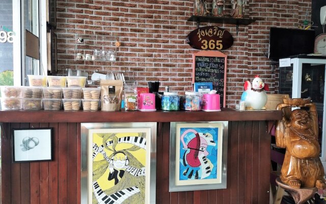 Penthai Hostel