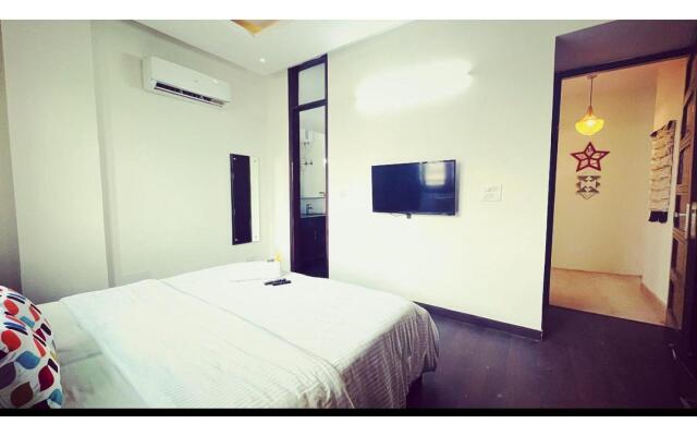 Bluo 1Bhk Defence Colony Mkt - Balcony, Parking
