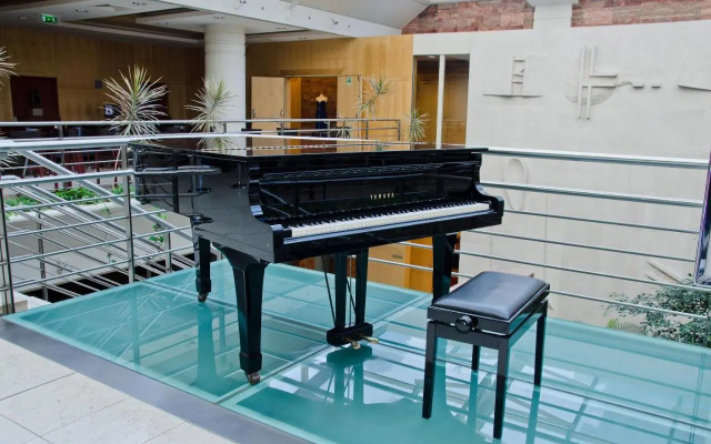 VIP Executive Entrecampos Hotel & Conference