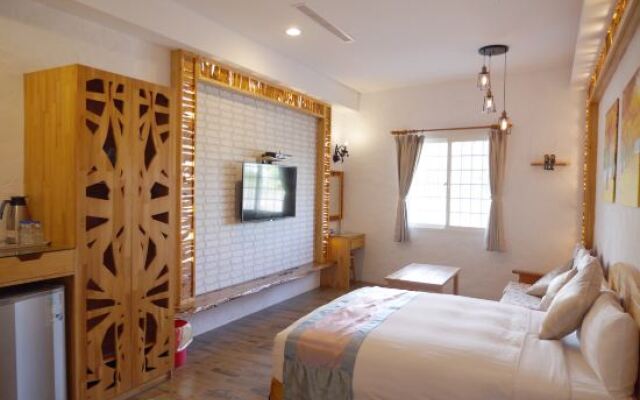 Sin Sin Hotel C
