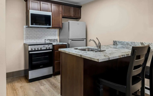 Best Western Forest Inn