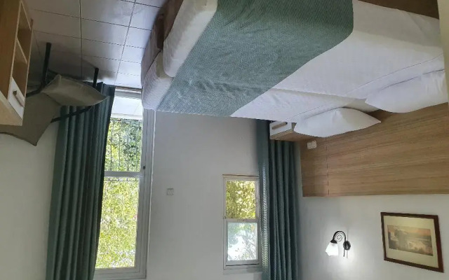 Ant Apartments