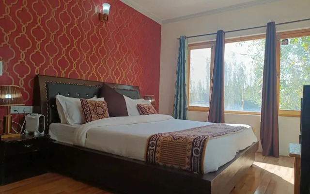 Munna Palace