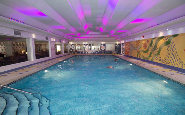 Dalmeny Resort Hotel