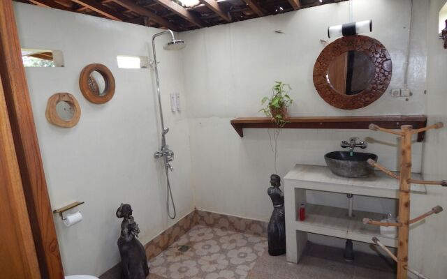 Alamanda Villa's Rooms & Adventure