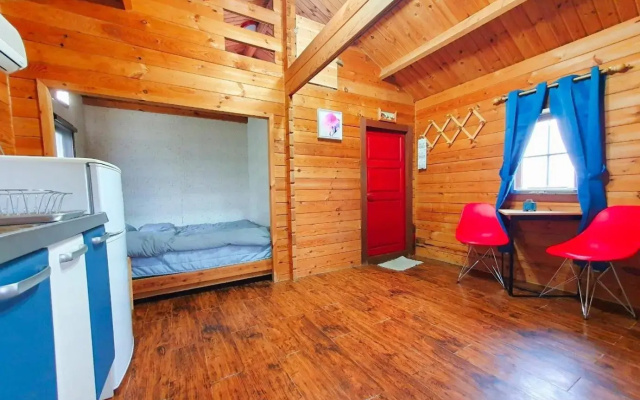 Taean Log House Pension