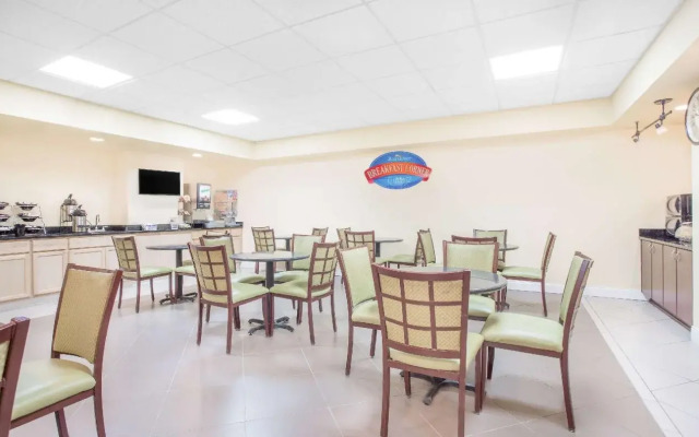 Garner Hotel August West by IHG