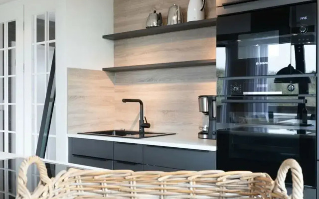 Reethuus Sud Modern Retreat