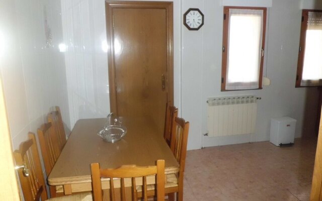 House With 3 Bedrooms in Casalarreina - 30 km From the Slopes