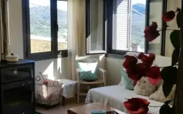 Tsiboulas Cretan Cottage