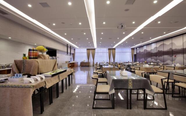 Wing Hotel Guilin - Central Square