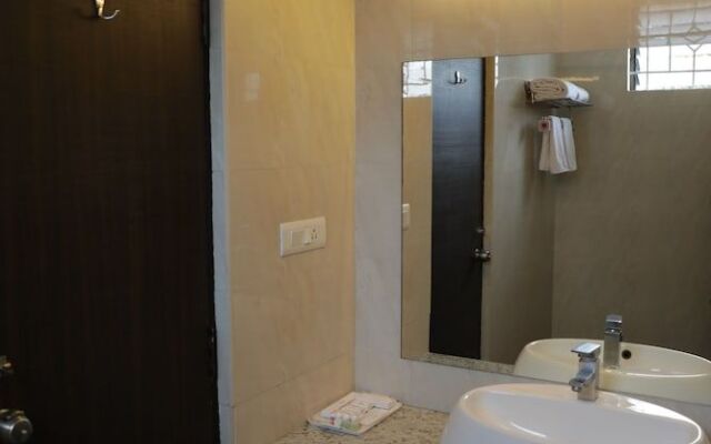 Hotel Raj Residency
