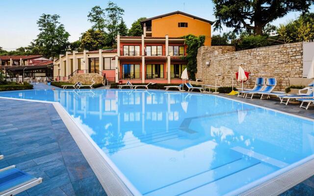 Apartment in Manerba with barbecue